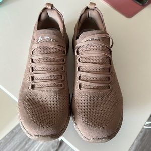 APL Techloom Breeze Sneakers